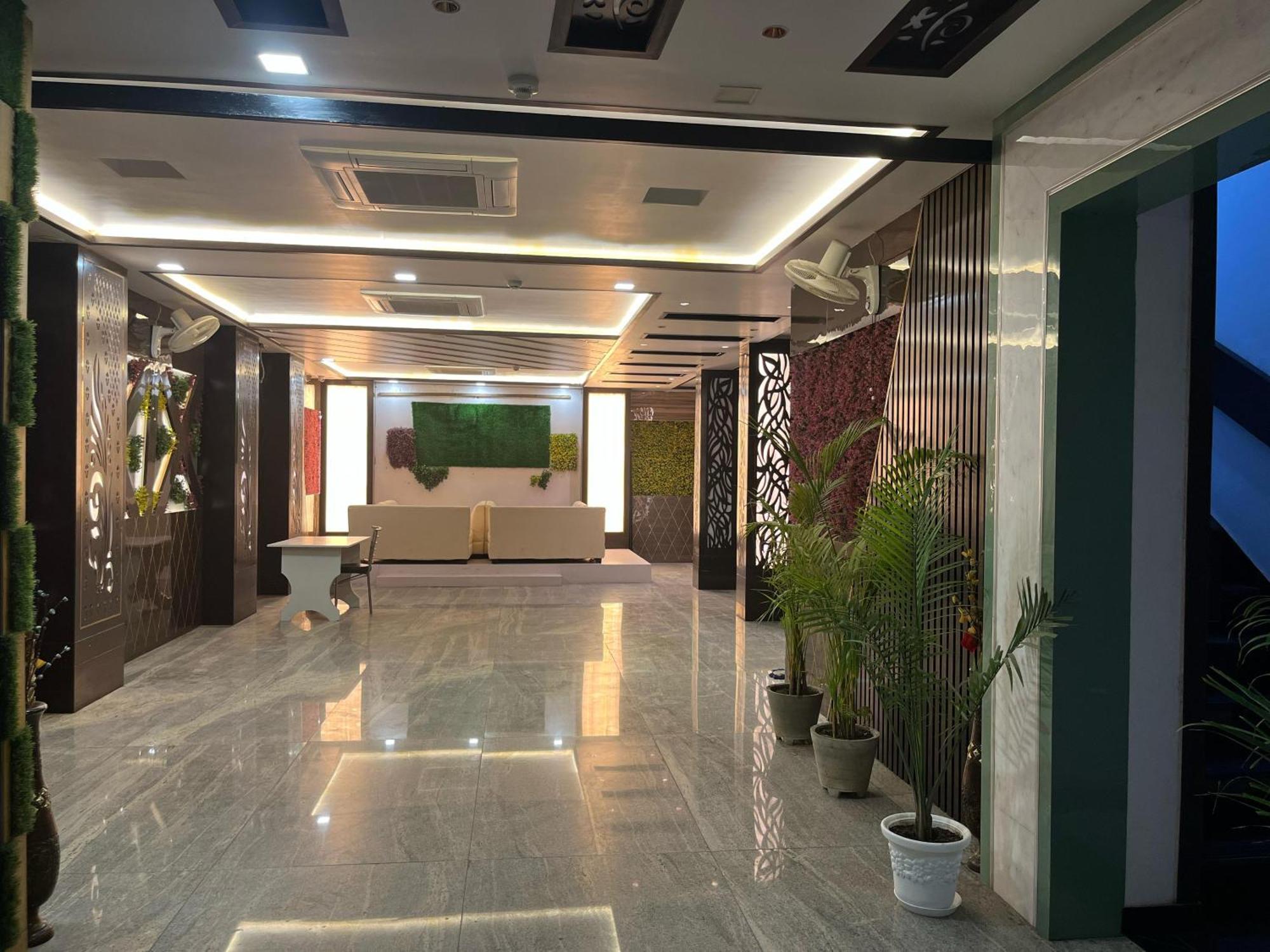 Hotel Mayur Palace 아그라 외부 사진
